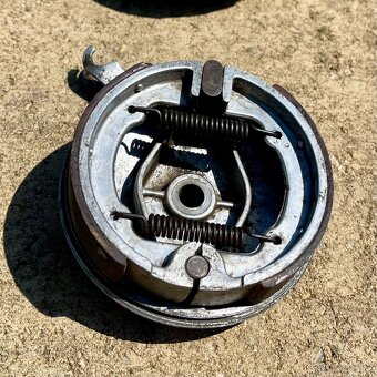 Jawa 50 550 pařez - přední brzda - 11