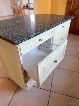 Kuchyňská linka se žulovou deskou - 11