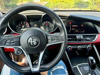 P: Alfa Romeo Giulia Super 2,0T 280HP RWD 2019 - 11