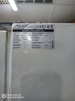 Veliká dvoudveřová profi lednice - 11