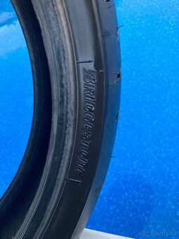 Starší Moto pneu Bridgestone Battlax. - 11