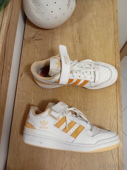 Adidas tenisky vel. 40 kožené unisex Rezervace - 11