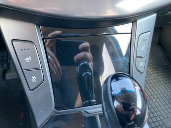 Hyundai i40, 1,7CRDi/100kW Automat ČR - 11