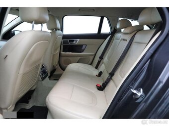 Jaguar XF 3.0D 241PS Aut BiXen Mem Kůž Nav AL Kam 4/14 - 11