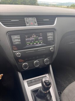 Škoda octavia III 1.6tdi - 11