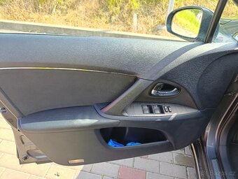 Prodám Toyota Avensis 2,0 D 93KW r.v. 2011 - 11