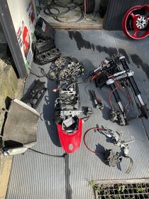 Suzuki Gsxr 750 k6 (2006) na náhradní díly po nehodě - 11