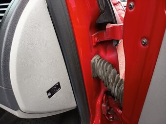 VOLKSWAGEN Transporter 2,0TDI 3-místný - 11