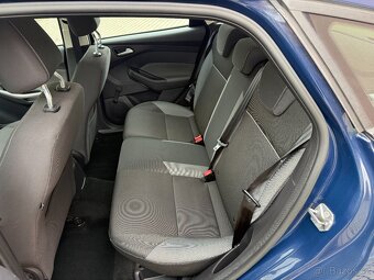 Ford Focus MK3 1.6i Benzín 77kw 2012 Serviska Nová STK DOVOZ - 11