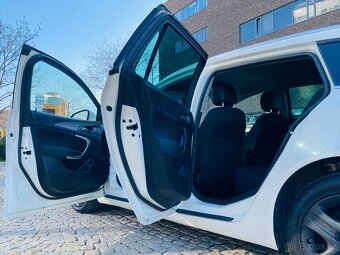Opel Insignia 2.0CDTI 103kW MANUÁL LED NAVI VÝHŘEV SERVISKA - 11