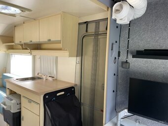 Obytný přívěs Knaus po kompletní rekonstrukci - 11
