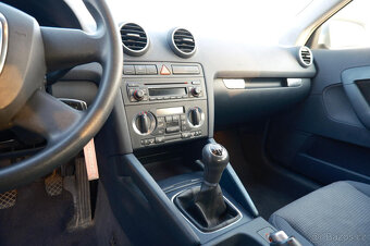 Audi A3 sportback 1,6MPI 75kw, serviska, výhřevy - 11