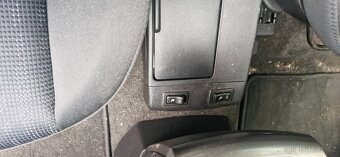 Mazda 5 2.0 107kw benzín - 11