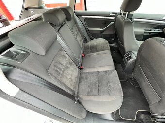 Volkswagen Golf 1.6TDi HIGHLINE / DSG / ZÁRUKA / 2013 - 11