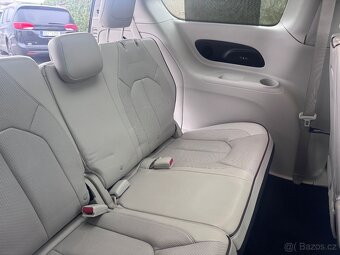 Chrysler Pacifica 3,6 RU LIMITED PANORAMA 2016 DPH - 11