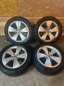 ALU Kola ŠKODA 5x112 R17 TRITON Zánovní Letní Pneu 215/55/17 - 11