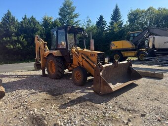 Traktorbagr Ford 555 , klapačka, pohon 4x2 - 11