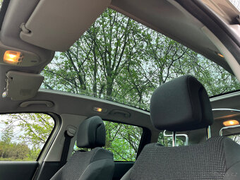 PEUGEOT 5008 2,O HDi Allure - 11