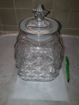 Prodám různé porcelánové a skleněné cukřenky, dózy, hrnky. - 11