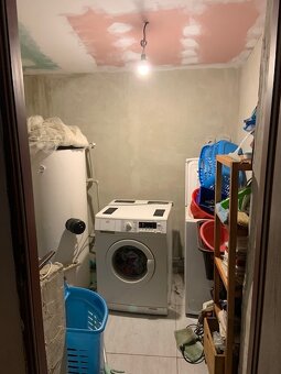 Prodej RD 6+kk Drnholec o 298 m2 před dokončením rekonstrukc - 11