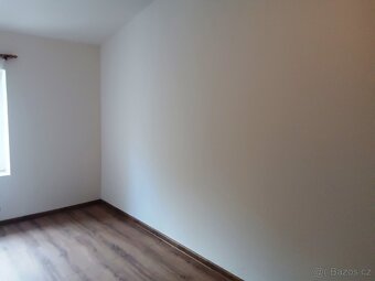 Byt 1+1, Závodu míru Karlovy Vary-Stará Role - 11