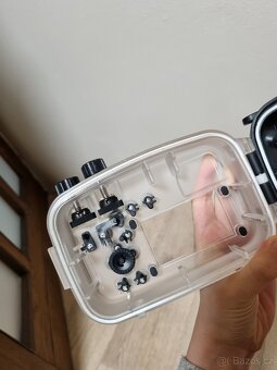 Sony a6400 + 16-50mm f/3.5-5.6 + voděodolné pouzdro - 11