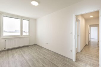 Prodej kompletně zrekonstruovaného bytu 3+kk Pardubice Polab - 11