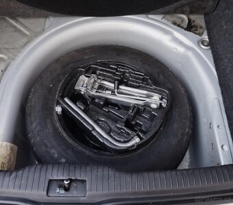 Volkswagen Golf 1.6 74 kW - 11