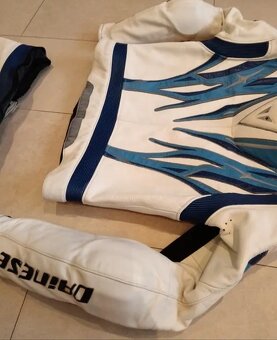 Dainese-Pánská kožená moto kombinéza, dvoudílná-klokan - 11