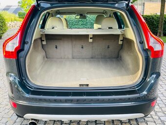 Volvo XC60 2.4D 5VÁLEC 4x4 120KW MANUÁL BEZ KOROZE - 11