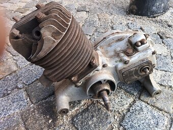 Motor ČZ 250 tourist, sport - 11