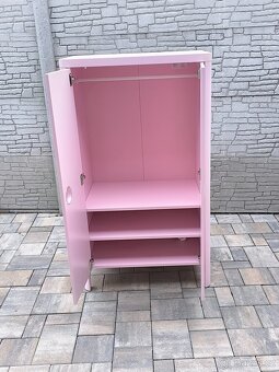 Prodám hezkou skříň - 11