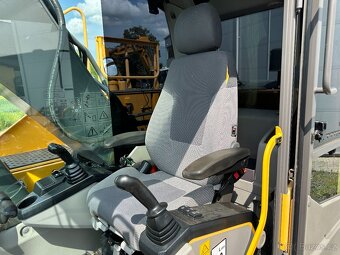 Pásový bagr VOLVO EC220EL - 11