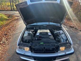 Bmw e38 740i facelift - 11