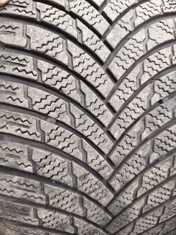 235/40R19 96V zimní Firestone Winterhawk 4 sada dot 4421 - 11