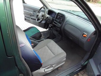 Nissan Navara 2.5 TD Double-Cab 4x4 tažné 3t - 11