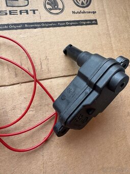 Zamok nadrze (Motorček) nádrže Audi/Volkswagen - 11