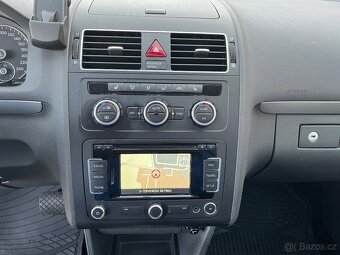 VW Touran 1.6 TDi DSG Serviska - 11