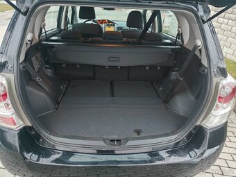 Toyota Verso 1.8 VVTi EXECUTIVE 7 mist - 11