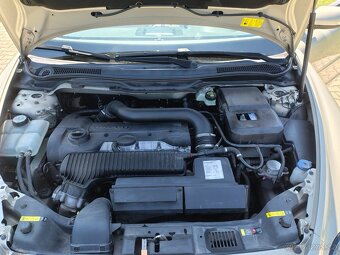Volvo C70 T5 162 kW, benzín, manuální, 165000km, ČR - 11