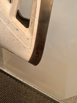 BRANKÁŘSKÉ BRUSLE BAUER SUPREME 3S PRO vel. 39/5 EE - 11