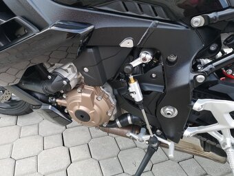 BMW S1000R r.v.2024, 1.majitel, nové v ČR. najeto 8.623 km - 11
