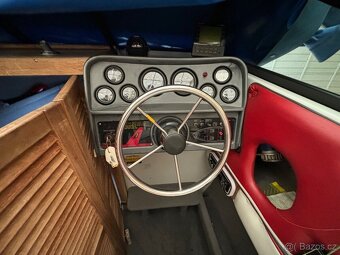 Bayliner Invader 4.3 mercruiser kajutový člun + vlek - 11