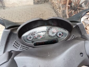 PIAGGIO X8 250 i.e - 11