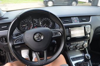 PRODÁM ŠKODA OCTAVIA KOMBI 2.0TDI 150PS 2016 NAVI,TAŽNÉ - 11