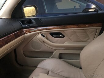 BMW e39 - interiér - 11