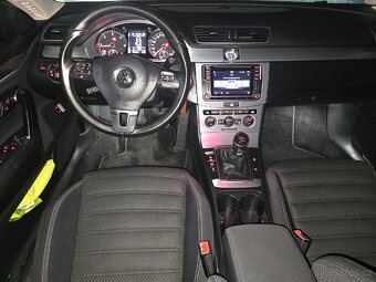 VW CC 2.0 tdi 110 kw bílá perleť - 11