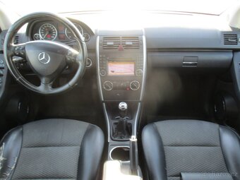 MERCEDES A180CDI 80kw 2012 bez koroze na díly - 11