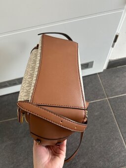 Michael Kors batoh - 11
