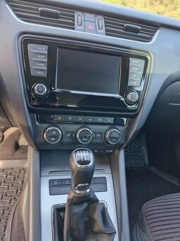 Škoda Octavia 3 combi 1.6 TDI 81 KW , STYLE,  SPORT LINE - 11